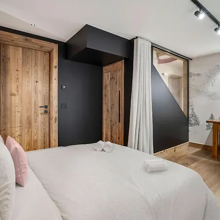 Familial Contemporain A 1850 Avec Piscine, Sauna Et Terrasse - Fr-1-564-162 Courchevel